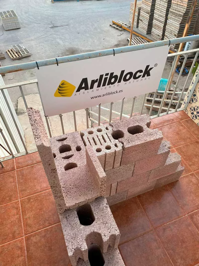 Selección de varios bloques Arliblock Multicámara hechos de Arcilla expendidad.