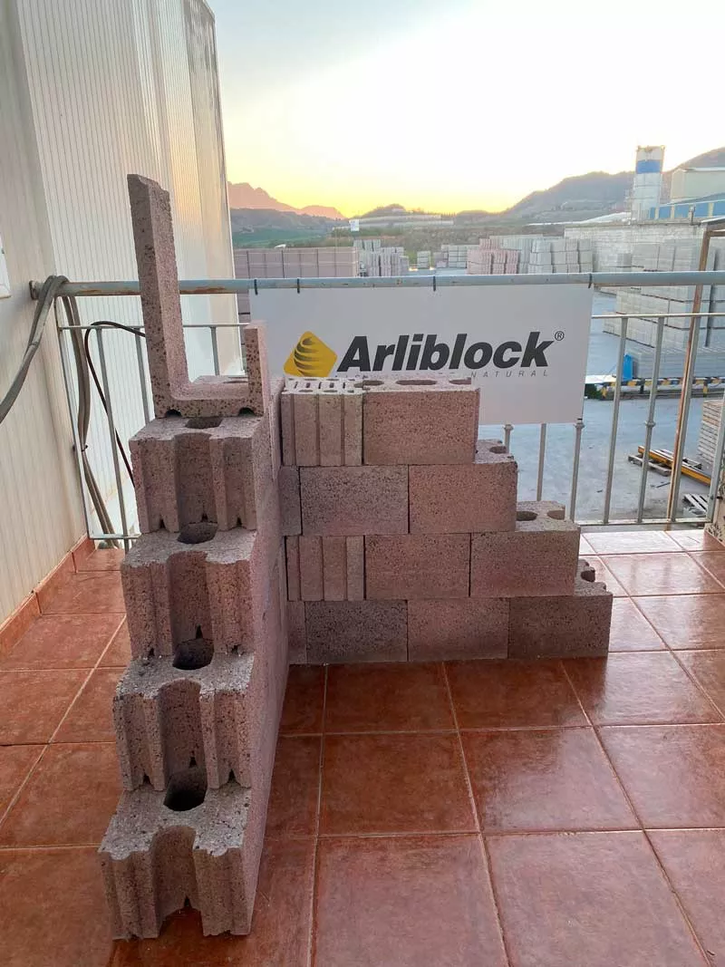 Selección de varios bloques Arliblock Multicámara hechos de Arcilla expendidad.