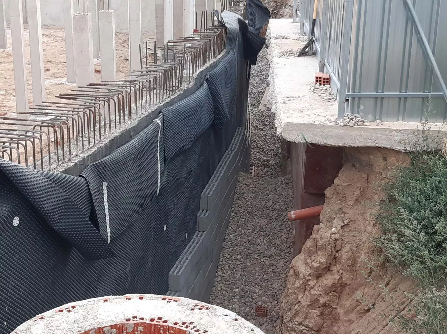 Muro de contención para un sótano en Fuenlabrada - Arliblock